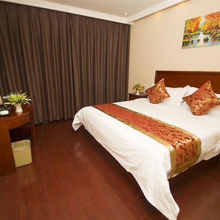 Greentree Inn Jiujiang Railway Station Business Hotel Екстер'єр фото