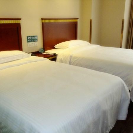 Greentree Inn Jiujiang Railway Station Business Hotel Екстер'єр фото