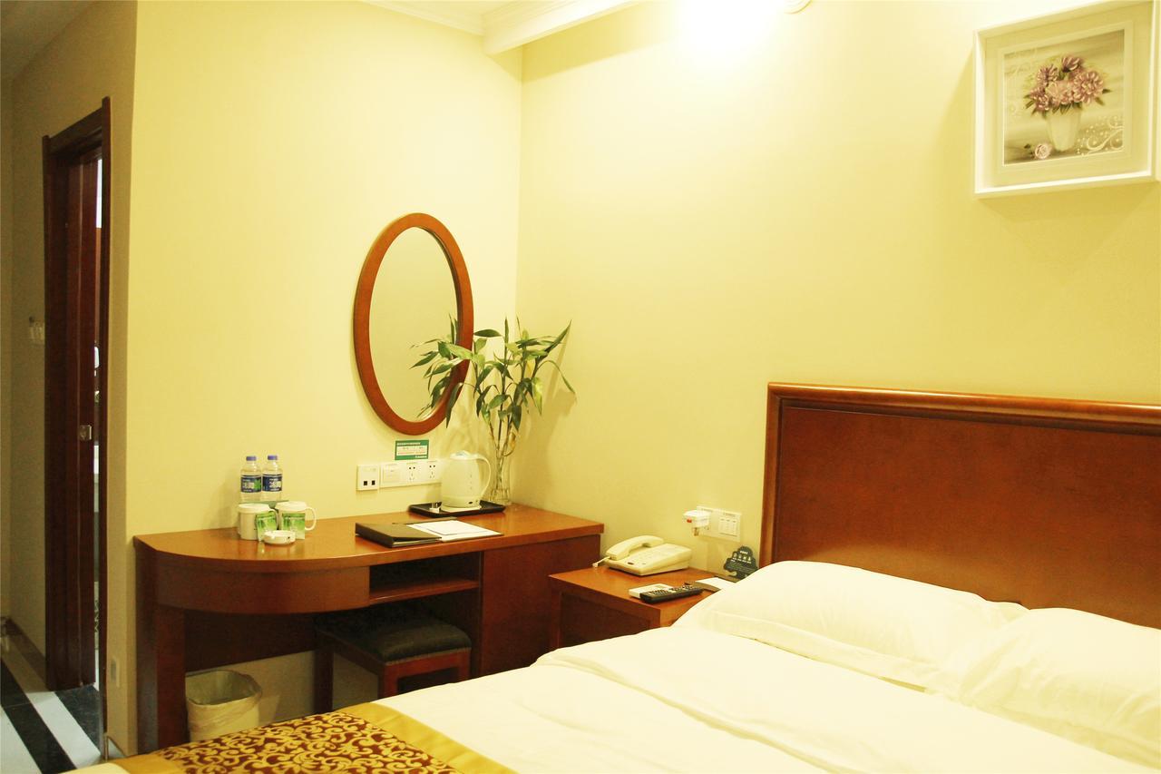 Greentree Inn Jiujiang Railway Station Business Hotel Екстер'єр фото