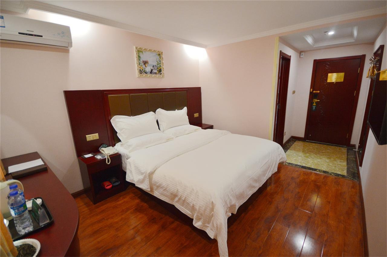 Greentree Inn Jiujiang Railway Station Business Hotel Екстер'єр фото